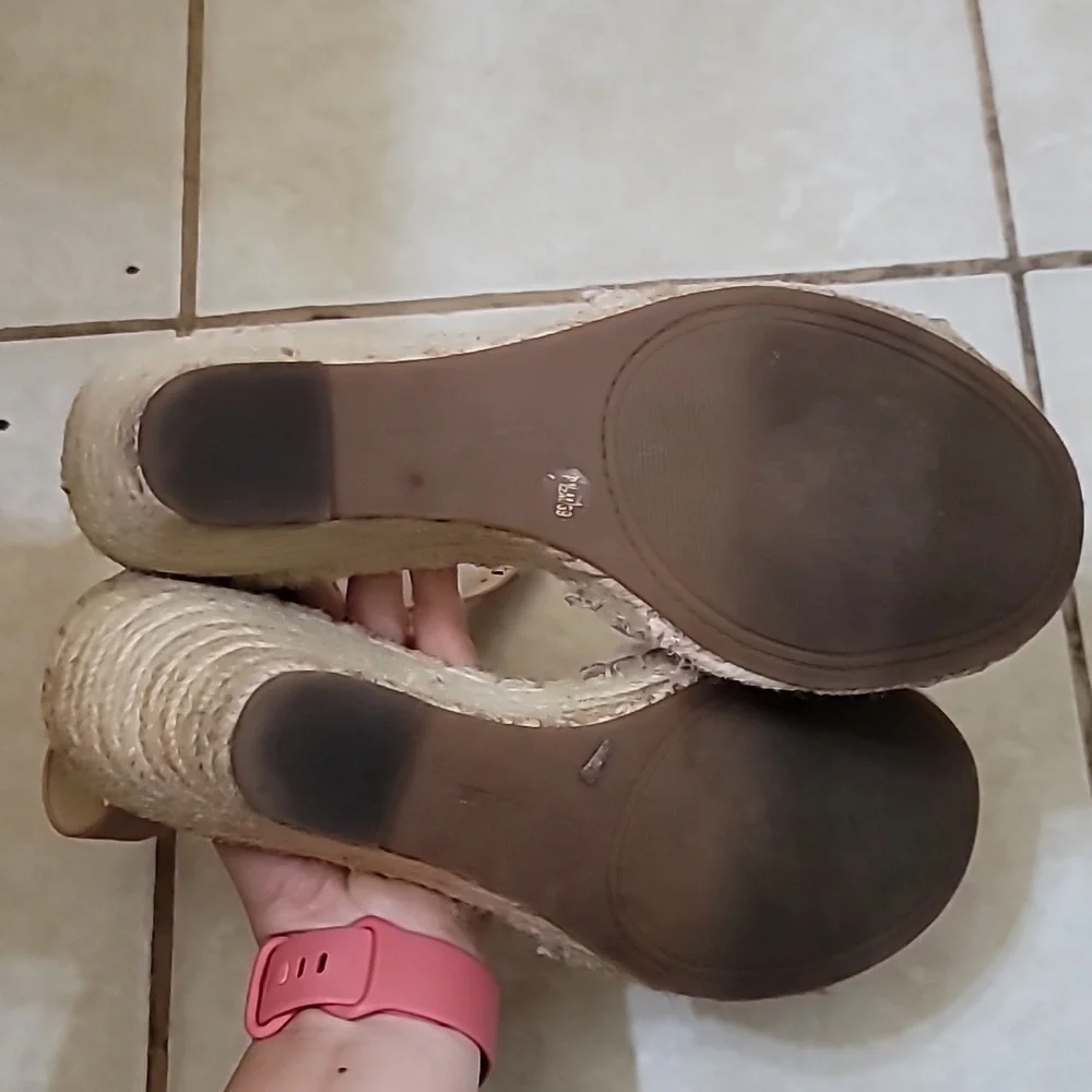 Vince Camuto wedge heels baby pink buckle